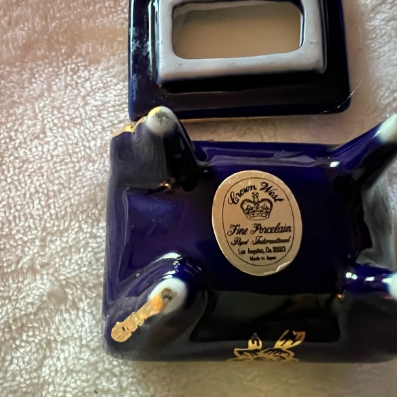 Crown West fine porcelain trinket box - Picture 4 of 4